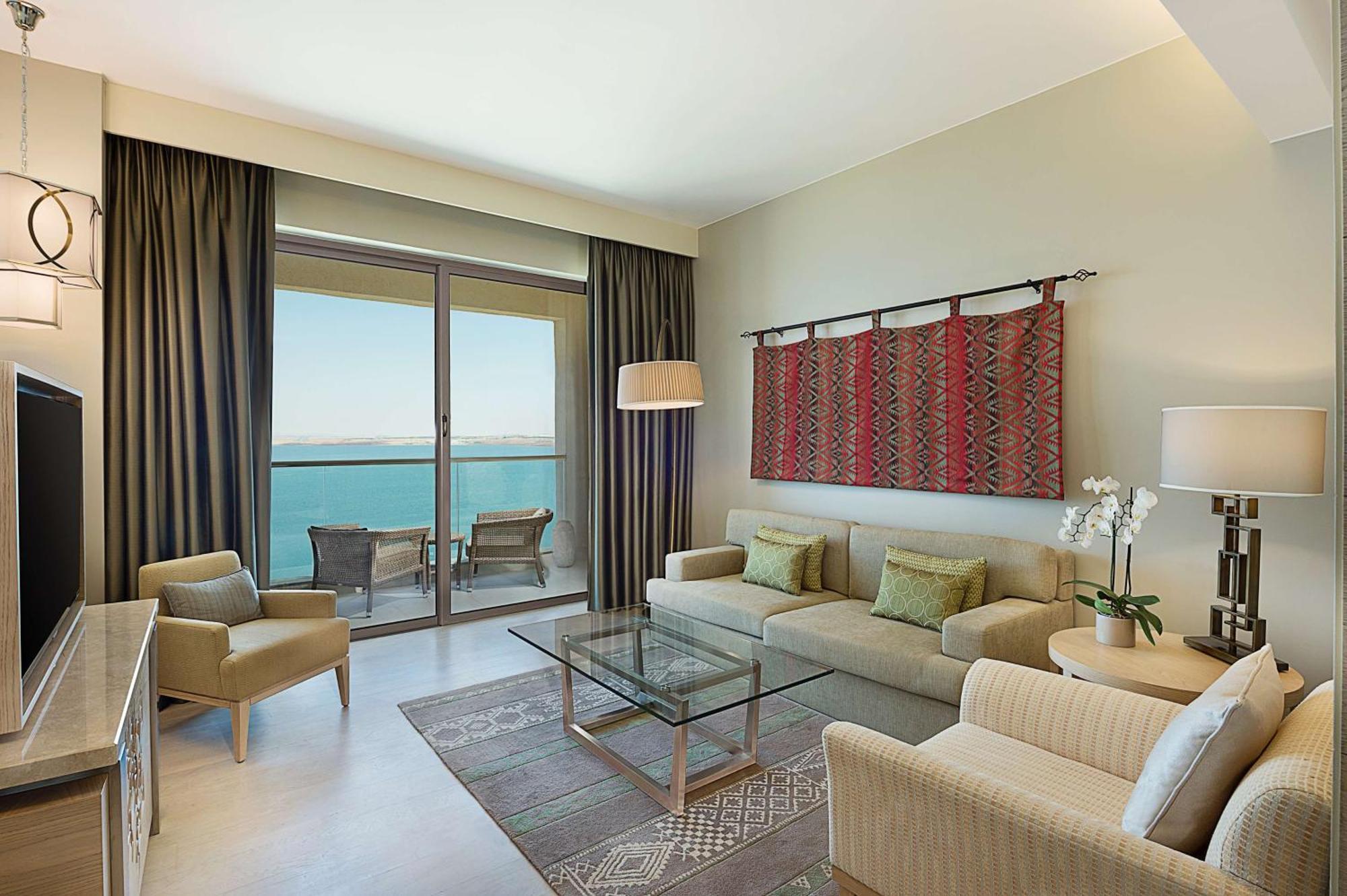 Hilton Dead Sea Resort & Spa Sweimeh Exterior foto Living room