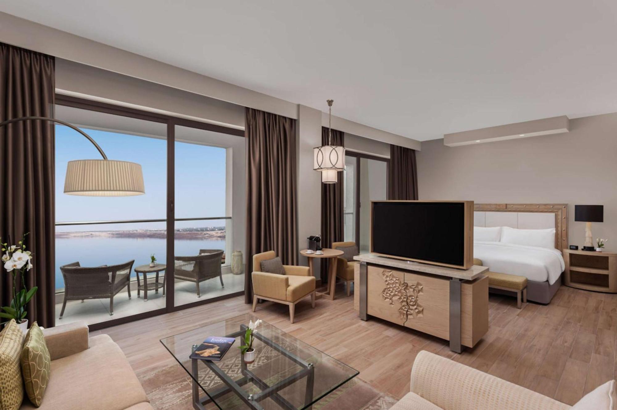 Hilton Dead Sea Resort & Spa Sweimeh Exterior foto A suite at the hotel