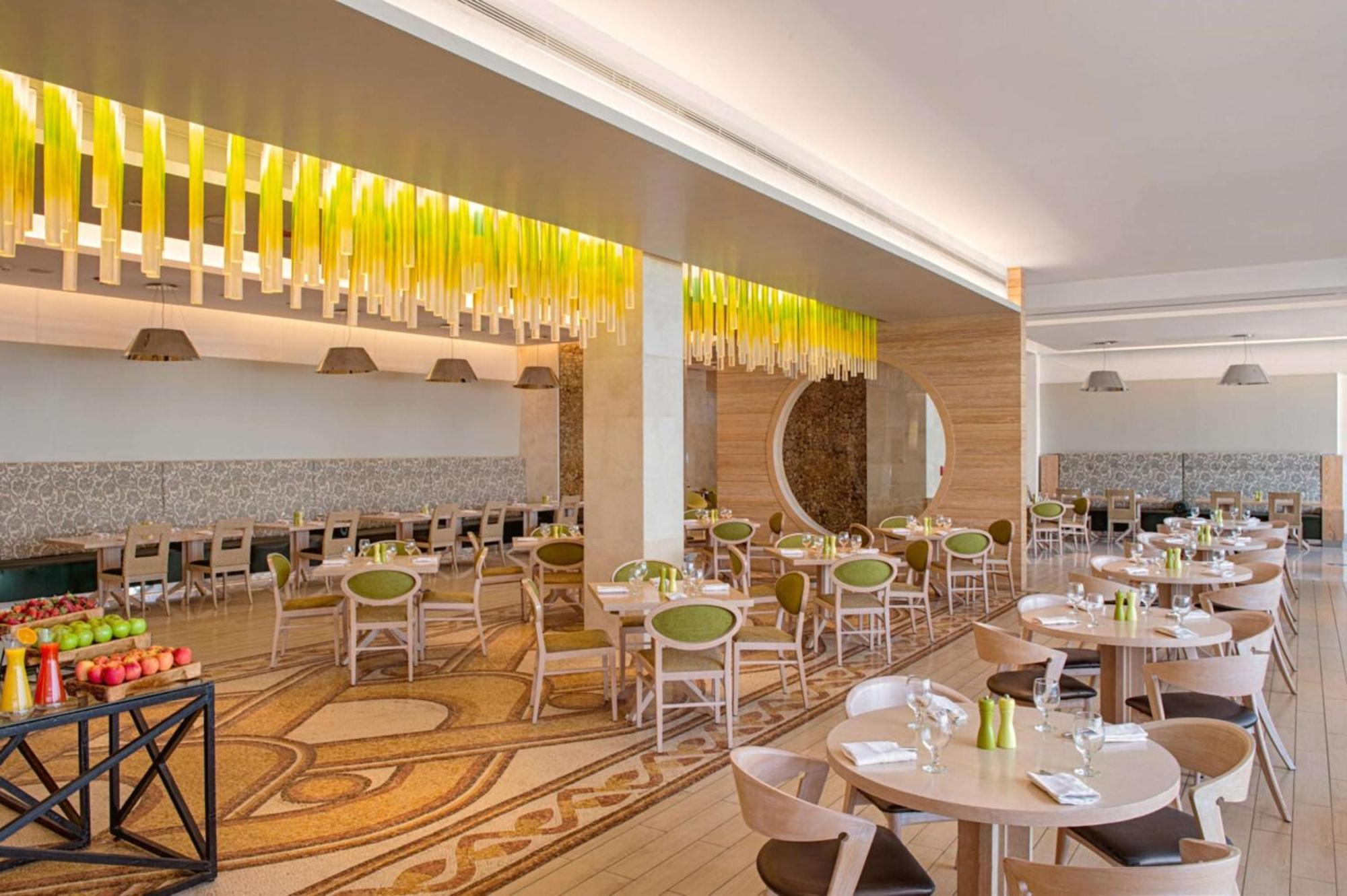 Hilton Dead Sea Resort & Spa Sweimeh Exterior foto The restaurant