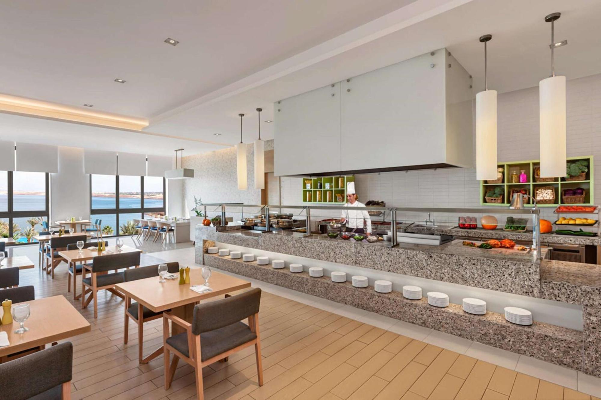 Hilton Dead Sea Resort & Spa Sweimeh Exterior foto The restaurant