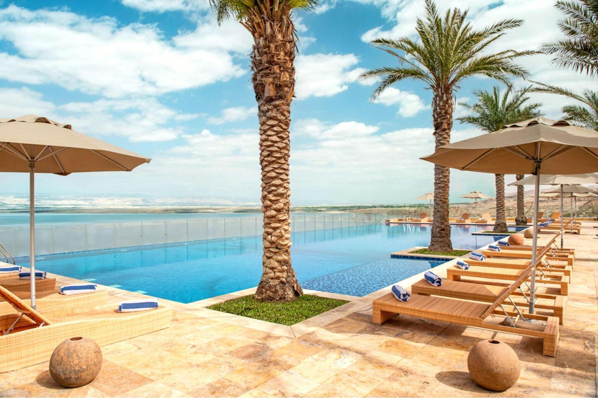 Hilton Dead Sea Resort & Spa Sweimeh Exterior foto The pool at the resort